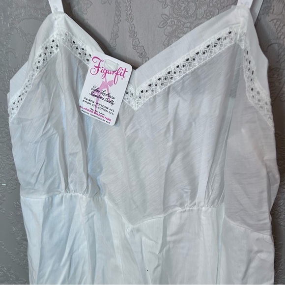Elegant White Lace Trim Nightgown Vintage Figure Fit 36 New NWT - Picture 2 of 5